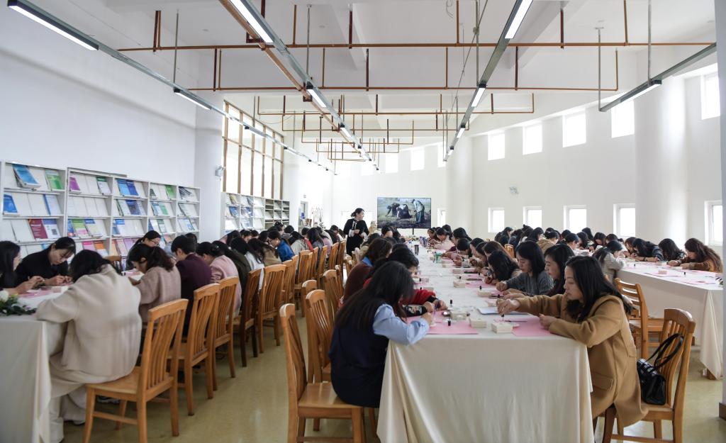 巾帼绽芳华 逐梦新时代：学校开展2026年“三八”国际妇女节系列纪念活动