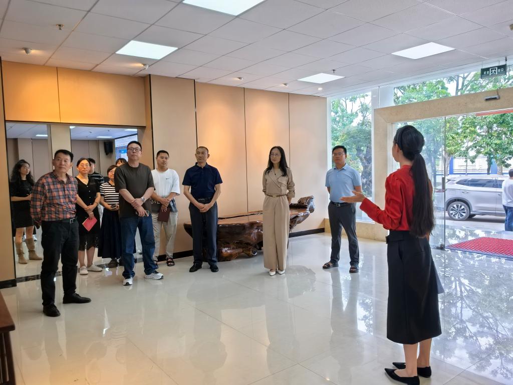 校园新闻 | 深耕产教融合沃土 书写服务地方答卷：学校服务产业发展、访企拓岗促就业系列行动纪实